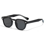 Óculos Maresias – lateral, armação Preta com lentes Cinzas